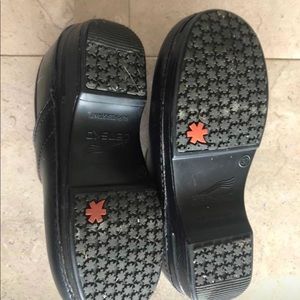 Dansko Shoes - Dansko clogs Dansko Shoes - Dansko clogs